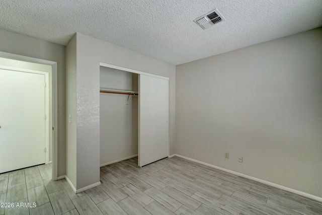 7040 W Olive Avenue 12, Peoria, AZ 85345