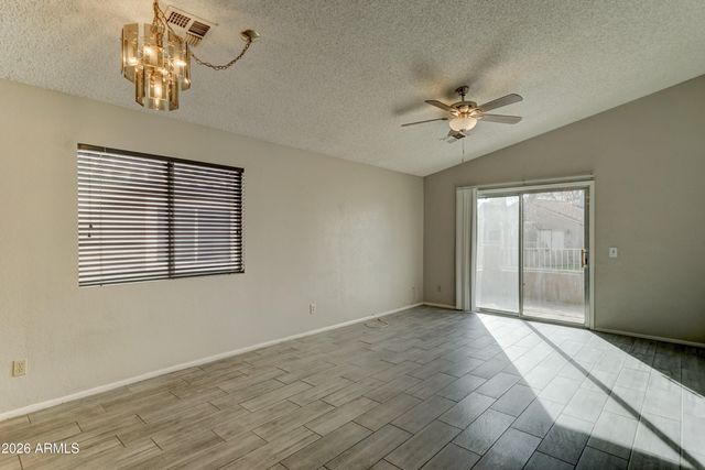 7040 W Olive Avenue 12, Peoria, AZ 85345