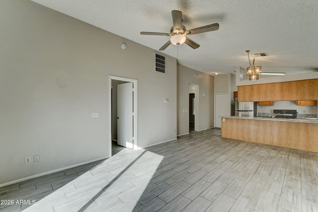 7040 W Olive Avenue 12, Peoria, AZ 85345