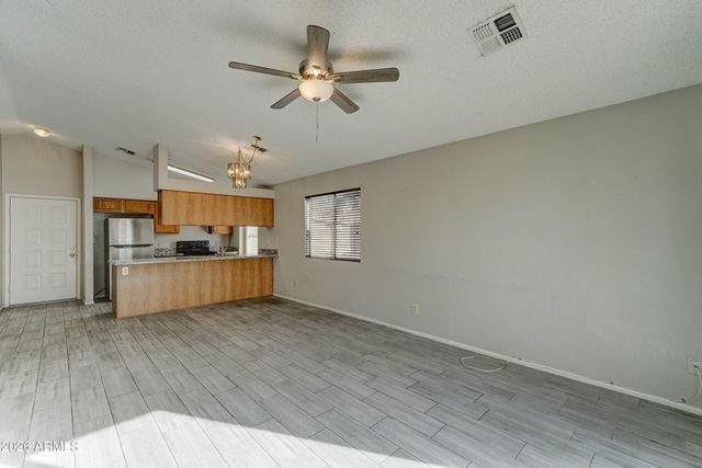 7040 W Olive Avenue 12, Peoria, AZ 85345