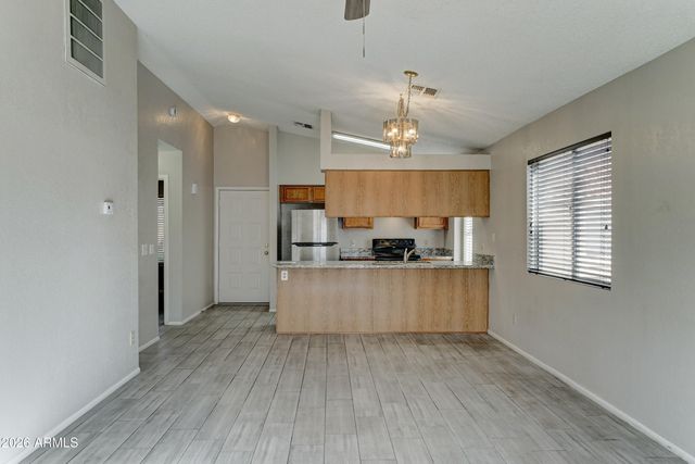 7040 W Olive Avenue 12, Peoria, AZ 85345