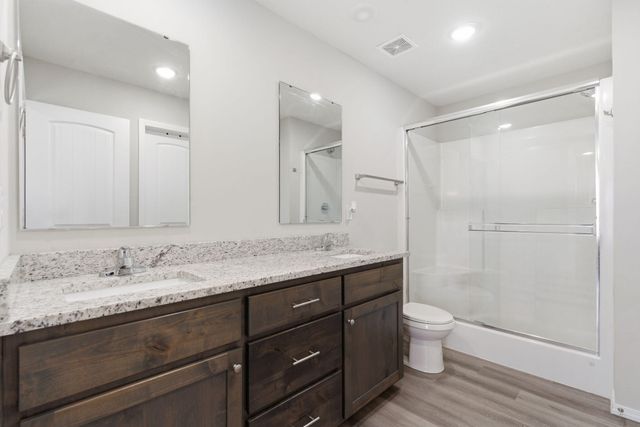 105 E Rosalie Street, Strafford, MO 65757