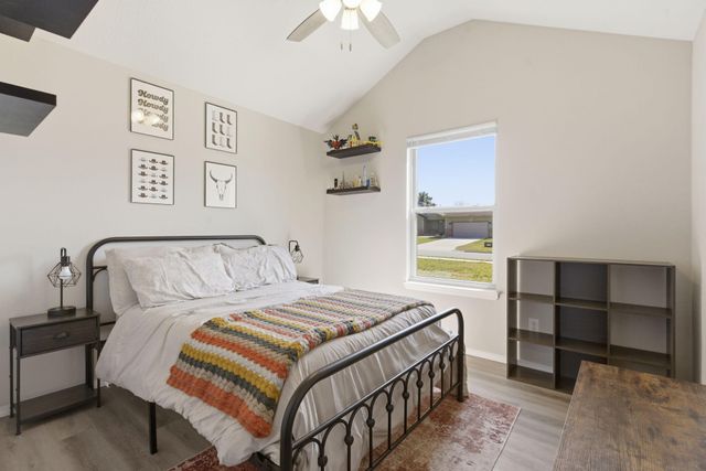 105 E Rosalie Street, Strafford, MO 65757