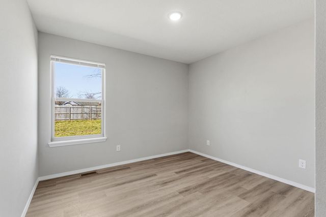 105 E Rosalie Street, Strafford, MO 65757