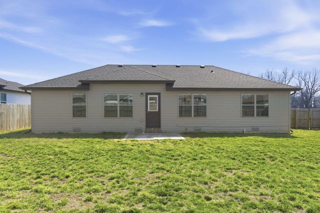 105 E Rosalie Street, Strafford, MO 65757