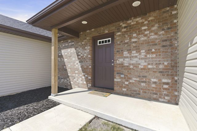 105 E Rosalie Street, Strafford, MO 65757