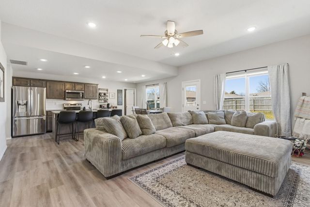 105 E Rosalie Street, Strafford, MO 65757