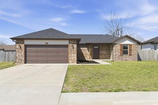 105 E Rosalie Street, Strafford, MO 65757