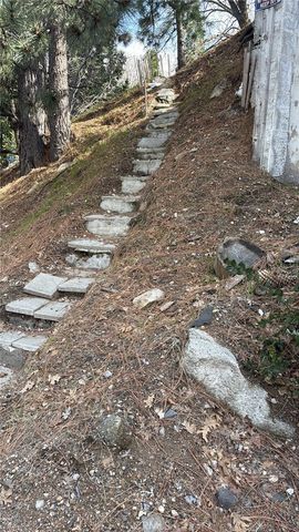 547 Arbula Drive, Crestline, CA 92325
