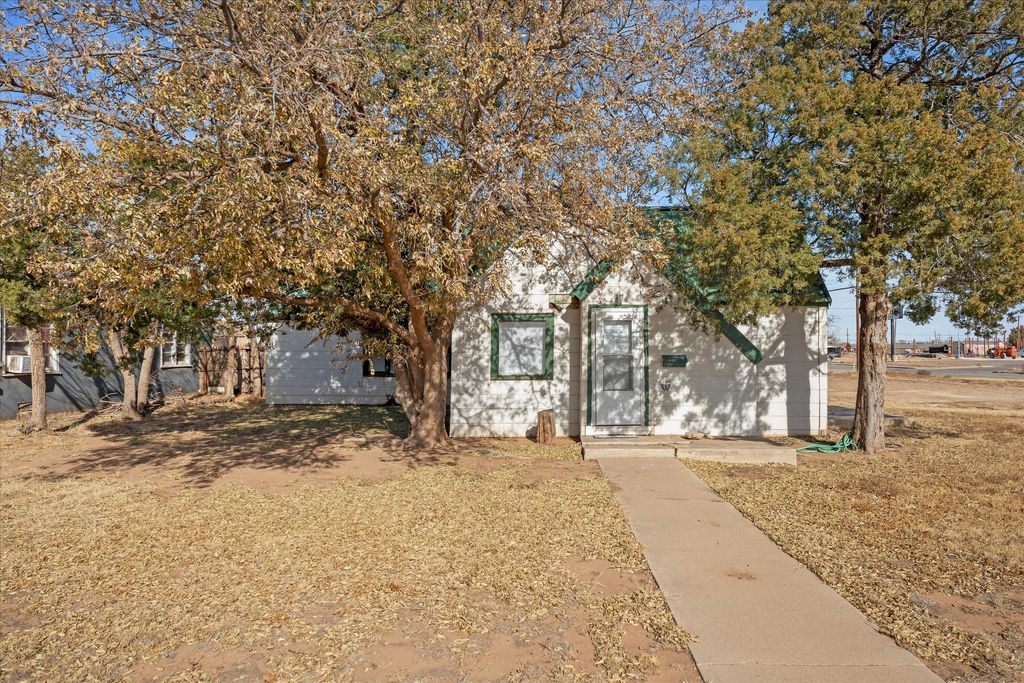 301 Austin Street, Levelland, TX 79336