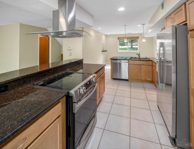 5265 Eaglesnest Drive, Cincinnati, OH 45248