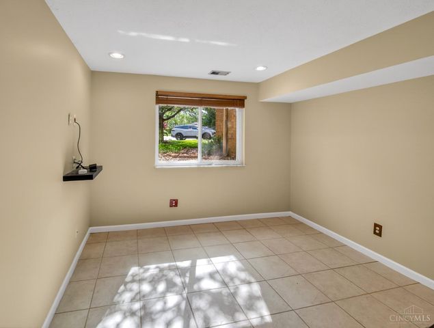 5265 Eaglesnest Drive, Cincinnati, OH 45248