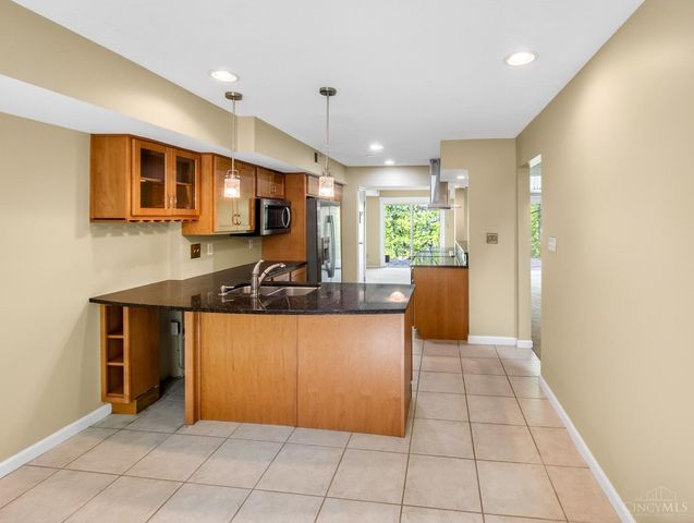 5265 Eaglesnest Drive, Cincinnati, OH 45248