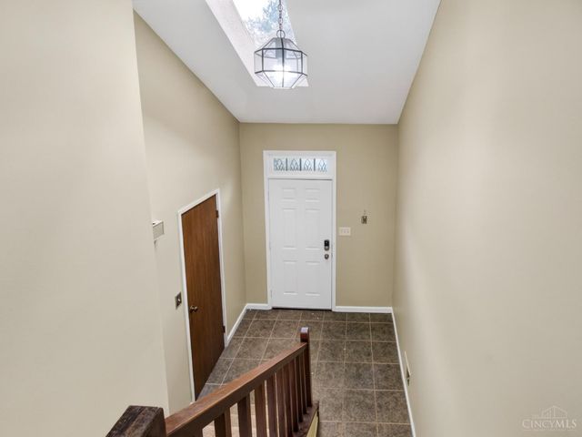 5265 Eaglesnest Drive, Cincinnati, OH 45248
