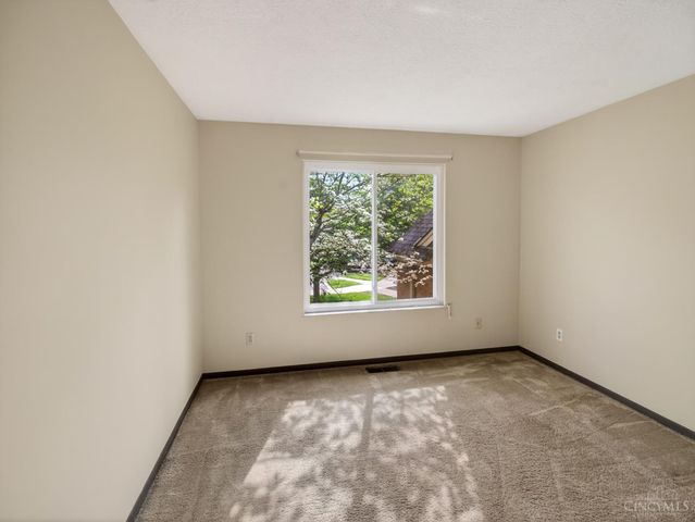 5265 Eaglesnest Drive, Cincinnati, OH 45248