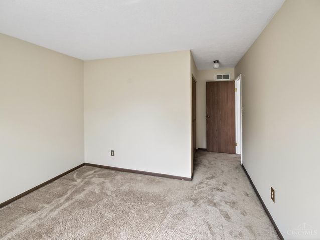 5265 Eaglesnest Drive, Cincinnati, OH 45248
