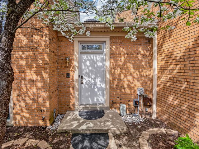 5265 Eaglesnest Drive, Cincinnati, OH 45248