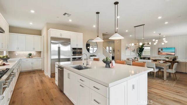 24408 Camino Oceano, Valencia, CA 91354