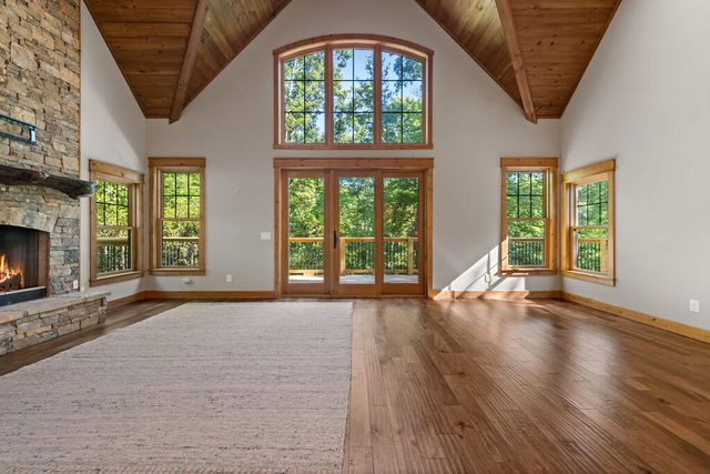 2634 Mountain Tops Road, Blue Ridge, GA 30513