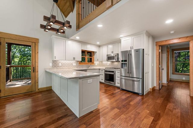 2634 Mountain Tops Road, Blue Ridge, GA 30513
