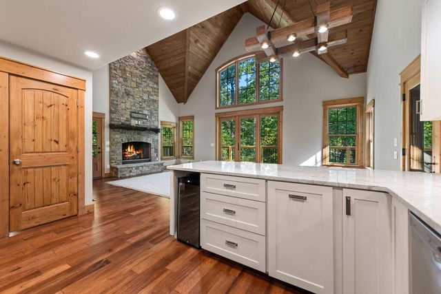 2634 Mountain Tops Road, Blue Ridge, GA 30513