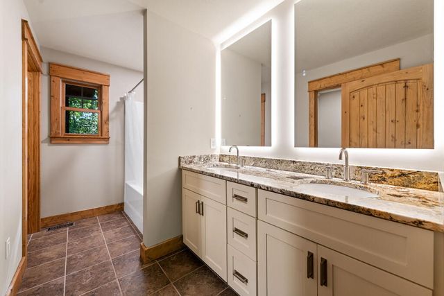 2634 Mountain Tops Road, Blue Ridge, GA 30513