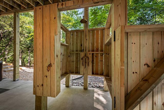 2634 Mountain Tops Road, Blue Ridge, GA 30513