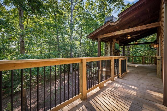 2634 Mountain Tops Road, Blue Ridge, GA 30513