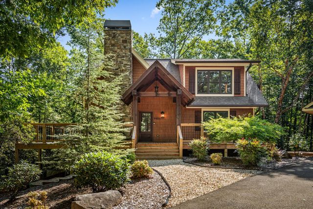 2634 Mountain Tops Road, Blue Ridge, GA 30513
