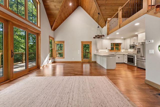 2634 Mountain Tops Road, Blue Ridge, GA 30513