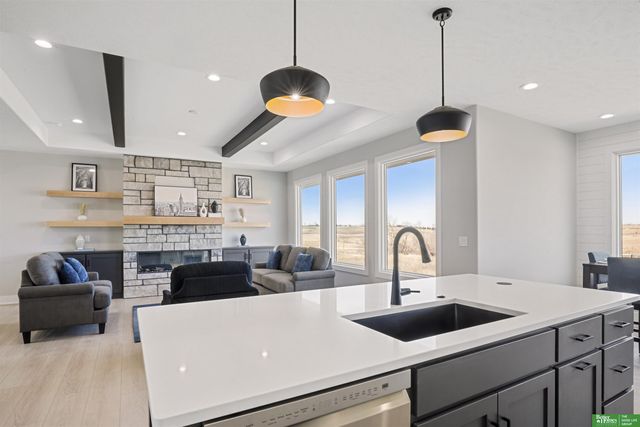 5432 N 213th Avenue, Elkhorn, NE 68022