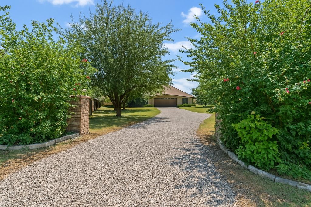 7791 Chasewood Lane, Aubrey, TX 76227