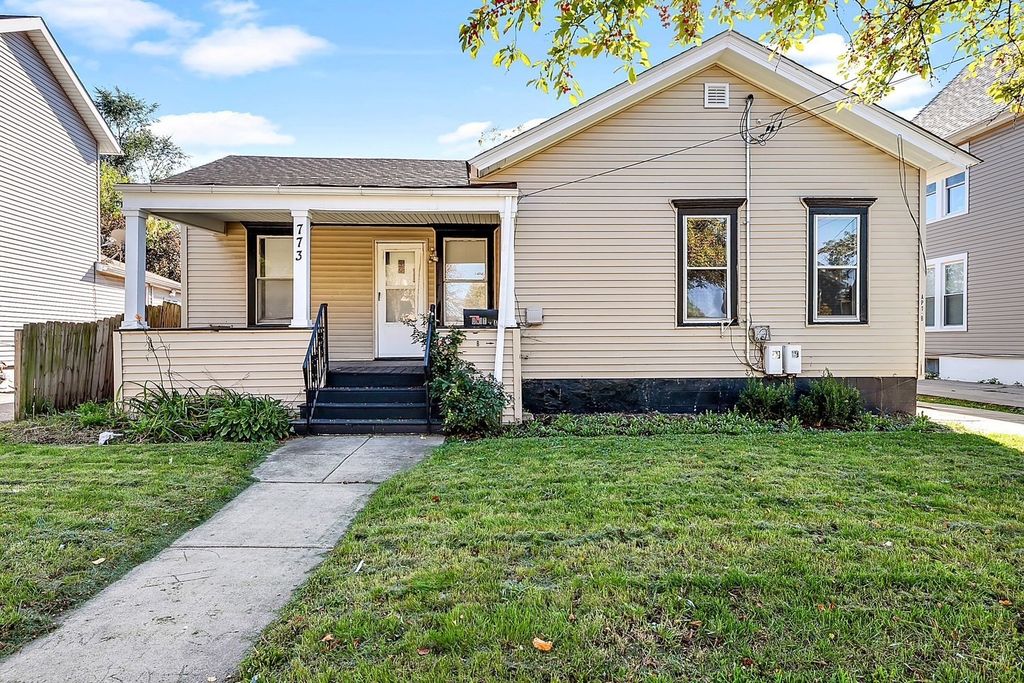 773 E New York Street B, Aurora, IL 60505
