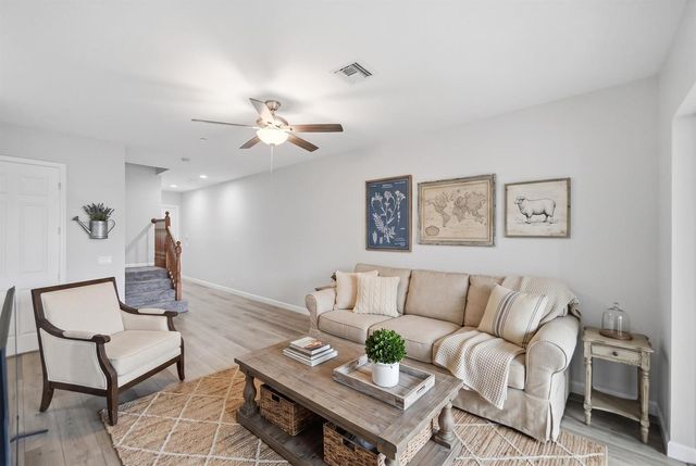 135 SW WALKING Path, Stuart, FL 34997