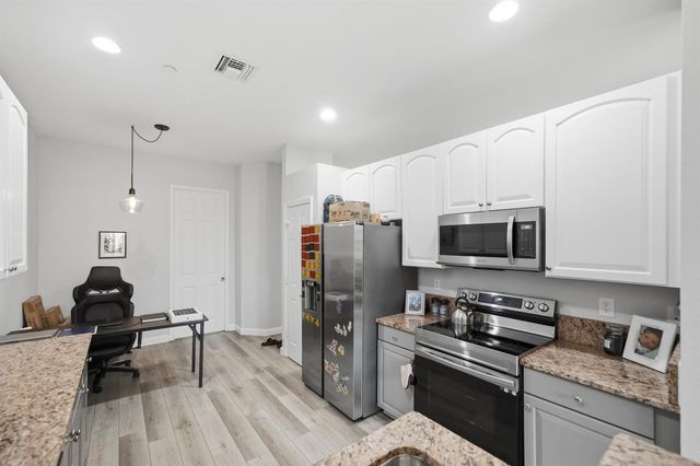 135 SW WALKING Path, Stuart, FL 34997