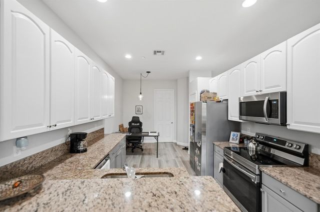 135 SW WALKING Path, Stuart, FL 34997