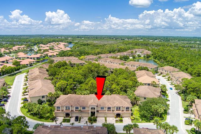 135 SW WALKING Path, Stuart, FL 34997