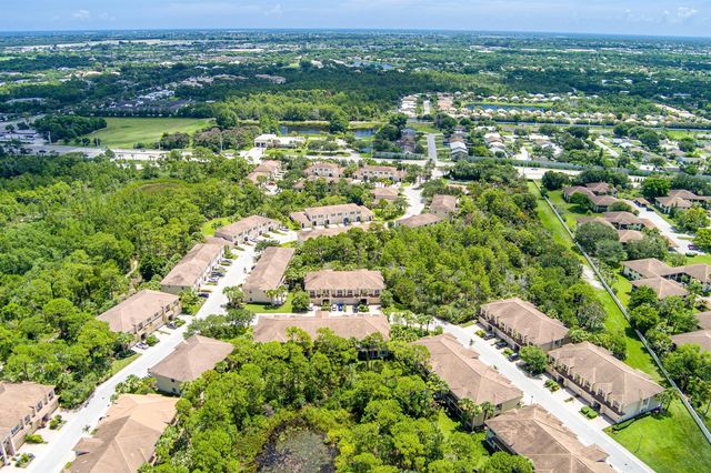 135 SW WALKING Path, Stuart, FL 34997