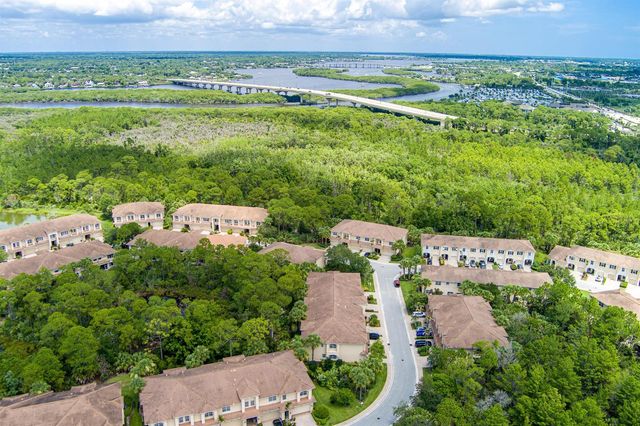 135 SW WALKING Path, Stuart, FL 34997