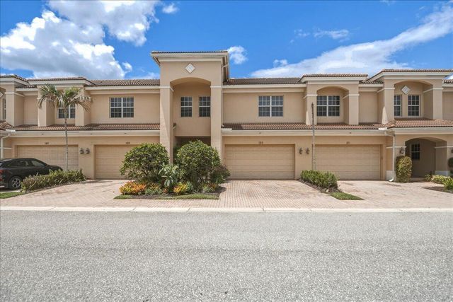 135 SW WALKING Path, Stuart, FL 34997