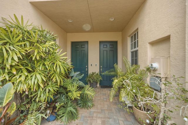 135 SW WALKING Path, Stuart, FL 34997