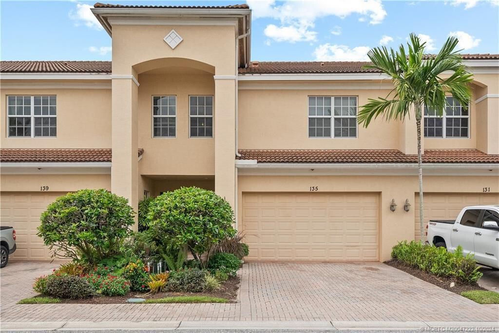 135 SW WALKING Path, Stuart, FL 34997