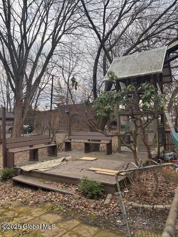 17 Cuyler Avenue 2nd Floor, Albany, NY 12209