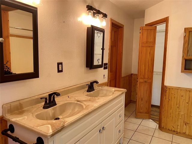 3927 Rocky Ridge Road, Ponca City, OK 74640