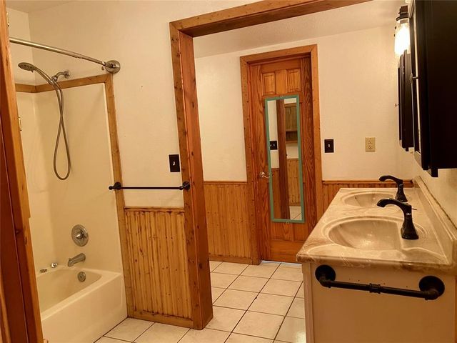 3927 Rocky Ridge Road, Ponca City, OK 74640