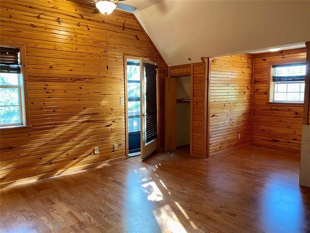 3927 Rocky Ridge Road, Ponca City, OK 74640