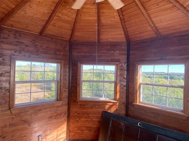 3927 Rocky Ridge Road, Ponca City, OK 74640