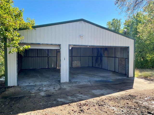 3927 Rocky Ridge Road, Ponca City, OK 74640