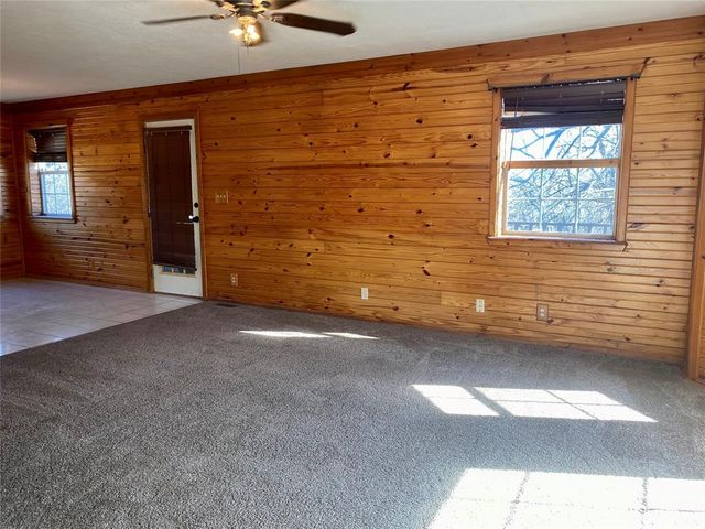 3927 Rocky Ridge Road, Ponca City, OK 74640