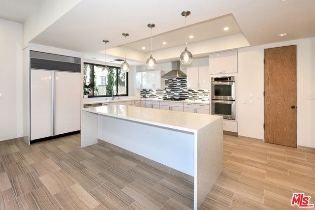 2408 VENUS Drive, Los Angeles, CA 90046